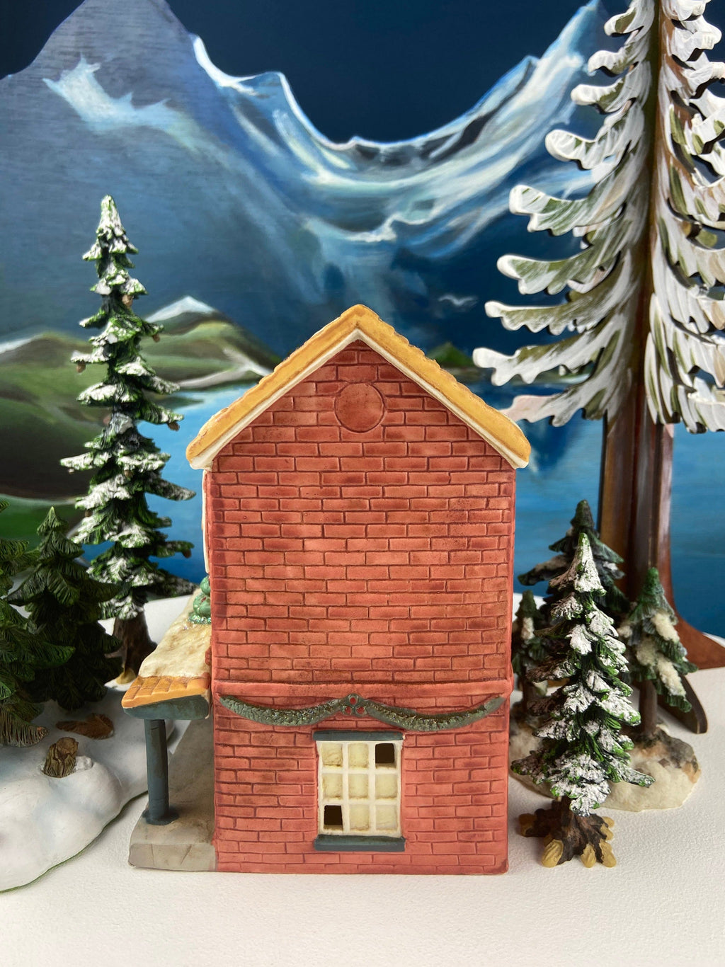 Nutcracker Grand Theater, Lighted Village House