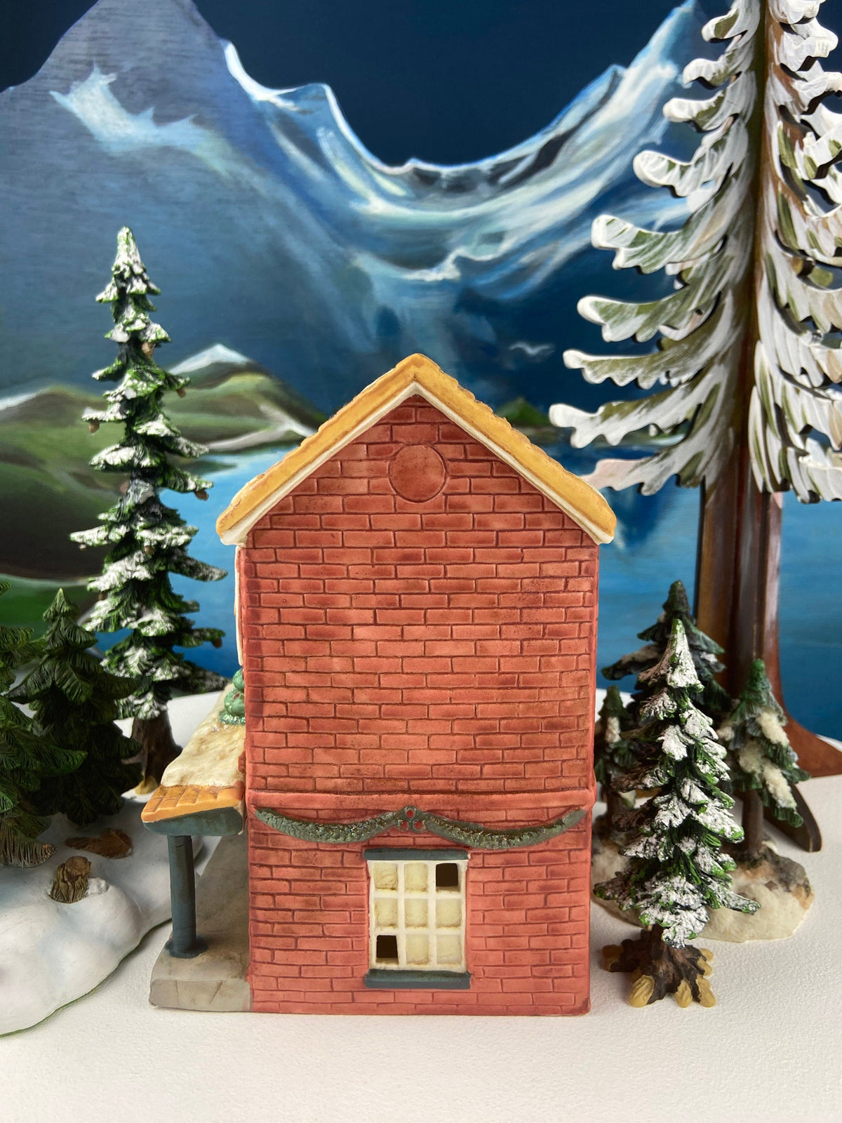 Nutcracker Grand Theater, Lighted Village House